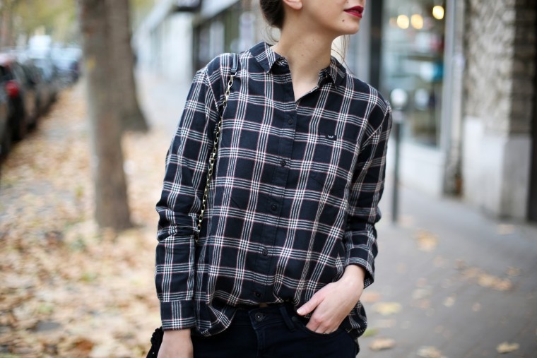 The Brunette - looks LEE