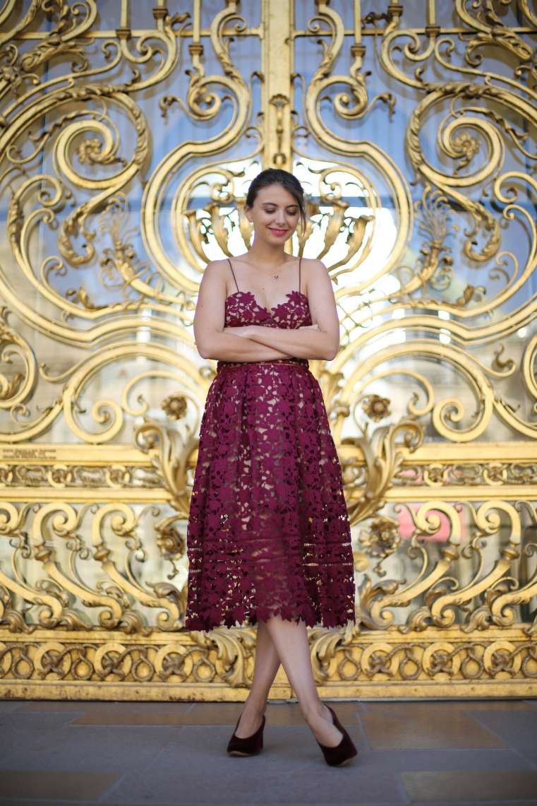 look-self-portrait-burgundy-dress-the-brunette-blog-mode-paris-7